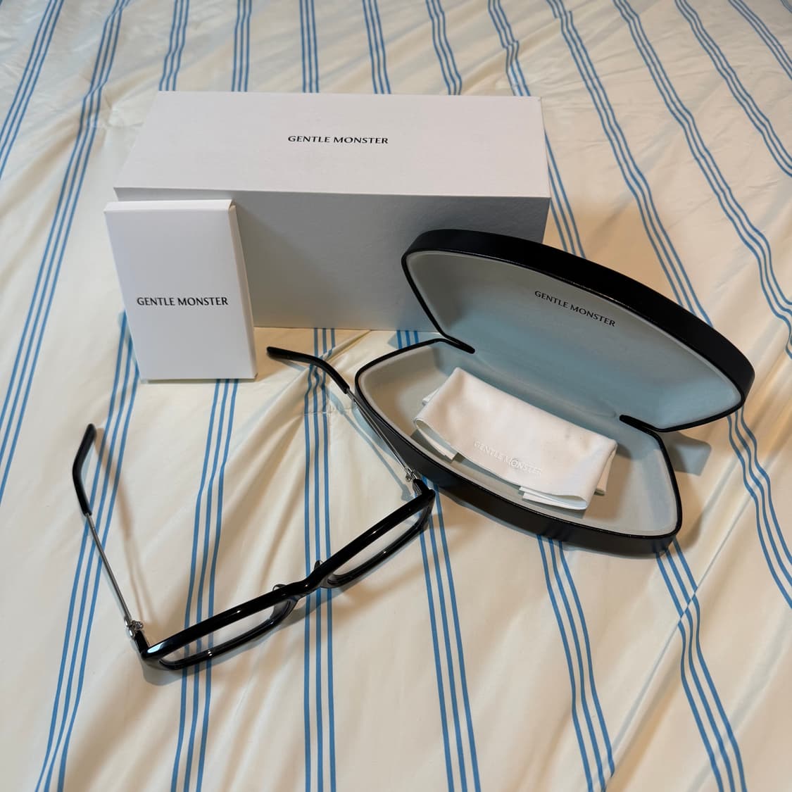 젠틀몬스터 에라 01 블랙 상품이미지1