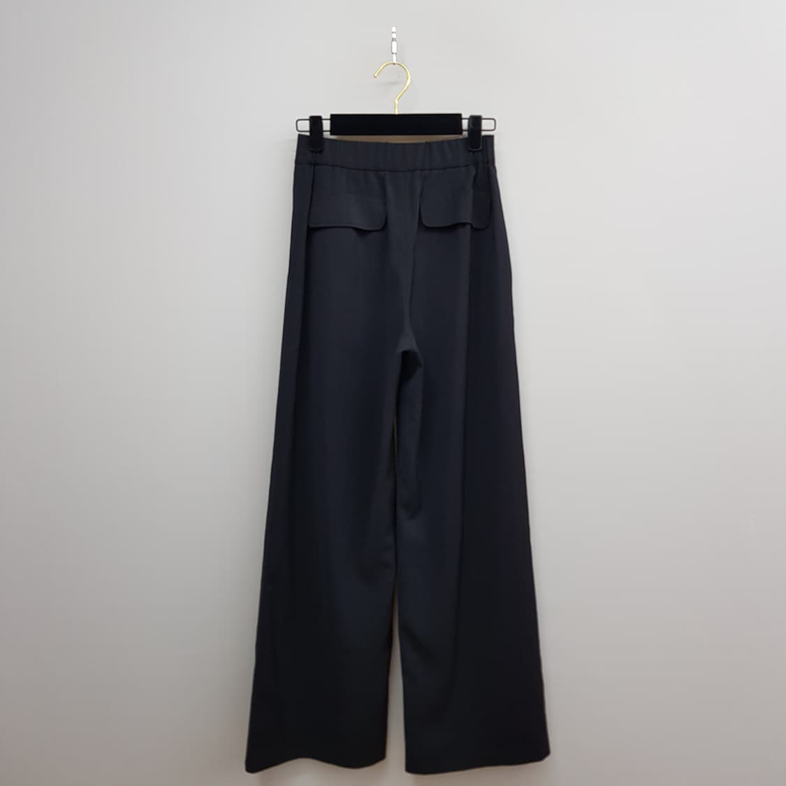 한섬 마인 2024 백밴딩 핀턱 와이드 팬츠 61-90사이즈 상품이미지5