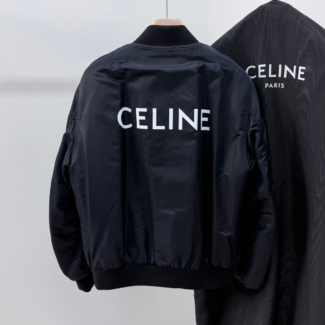 [S+급/50] 셀린느 백로고 블루종 봄버 자켓 블랙 상품이미지1