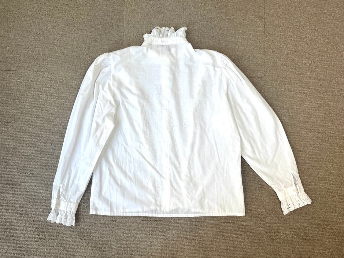 오스트리아 유럽 화이트 펀칭 블라우스 상품이미지6