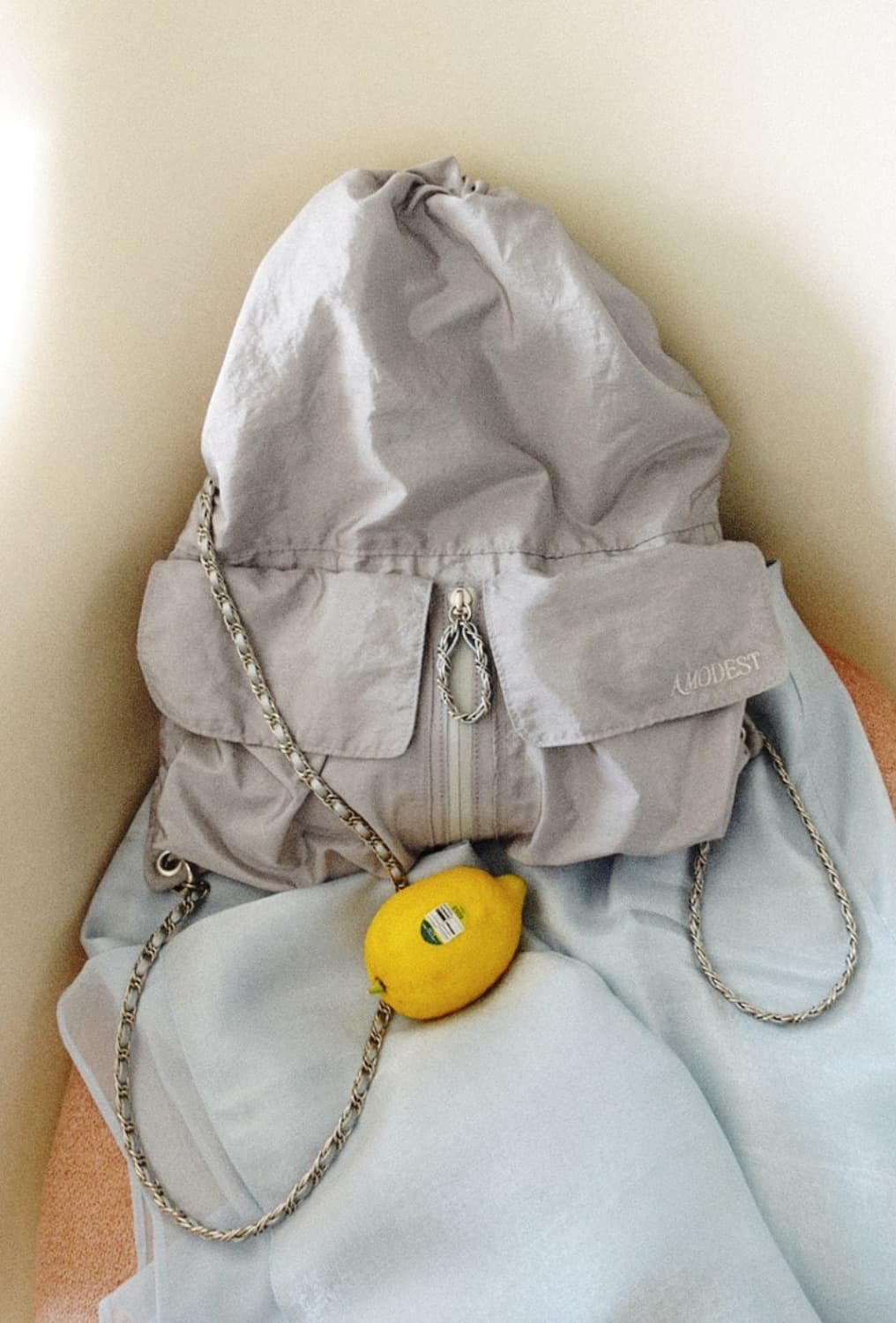 새제품) 모데스트무드 백팩 실버 Amodest Bag (silver) 상품이미지1