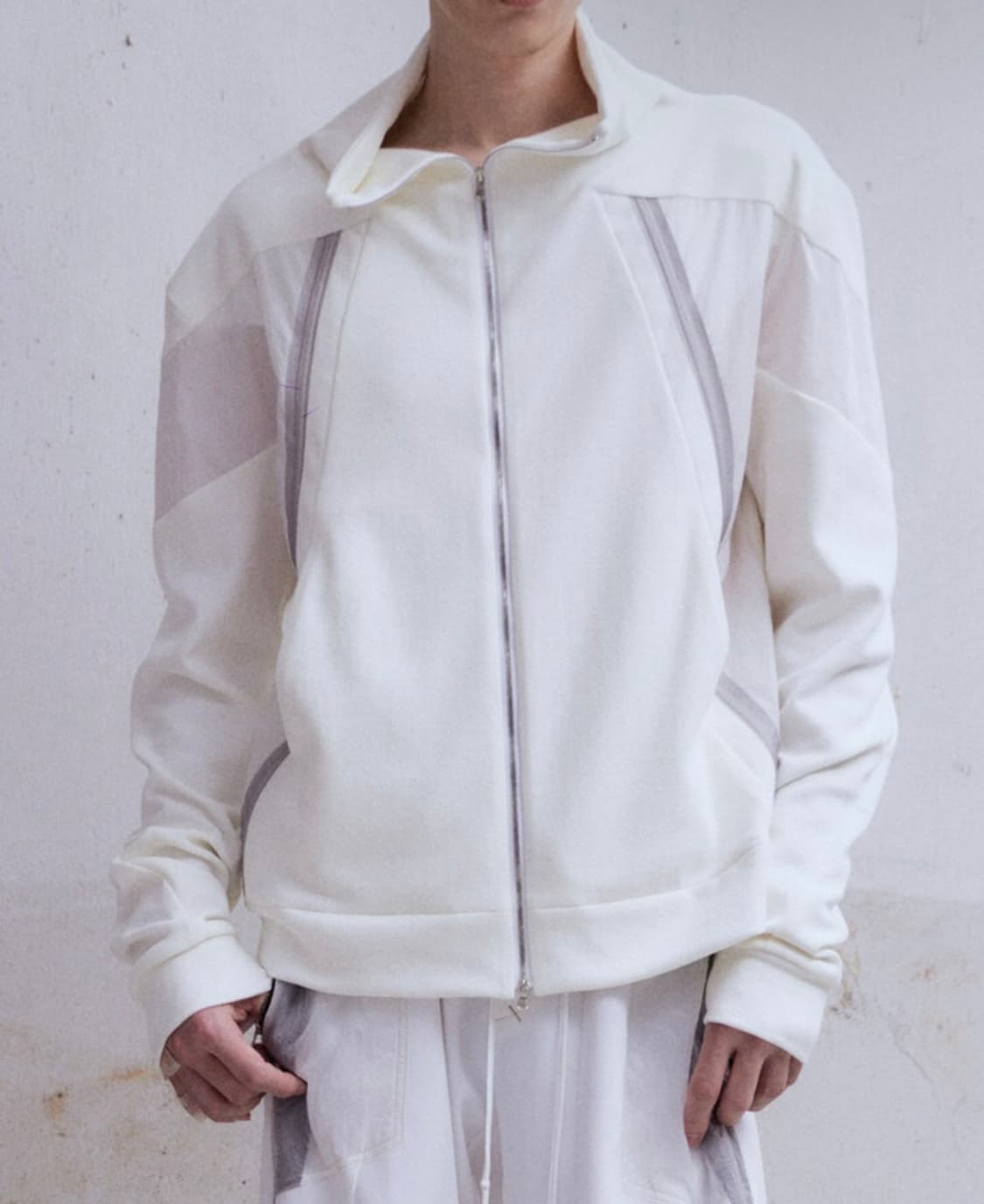 카르넷 아카이브 NAIL TRACK ZIP-UP JACKET WHITE 상품이미지1