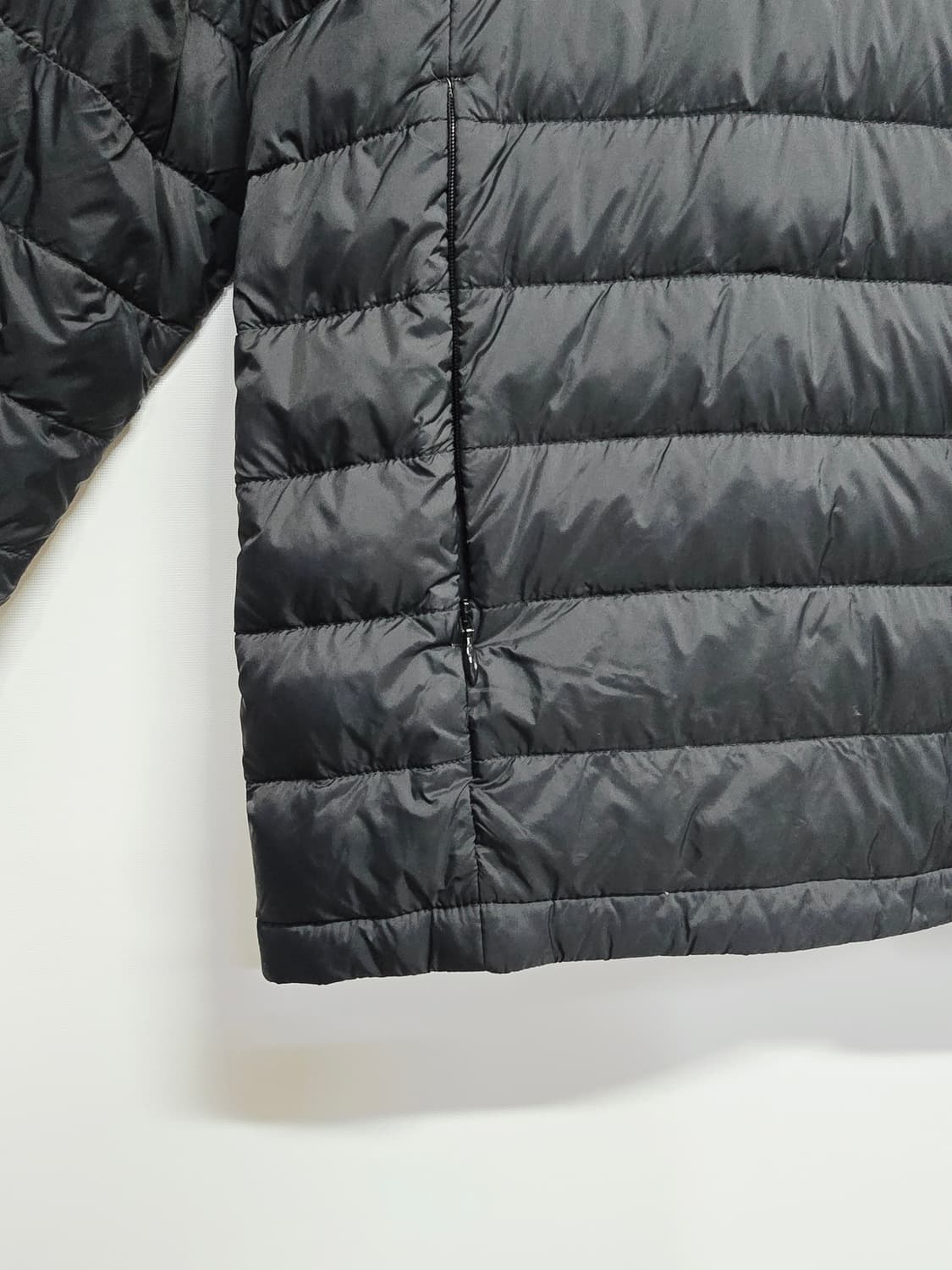 무신사스탠다드  블랙 경량 패딩 L 상품이미지4