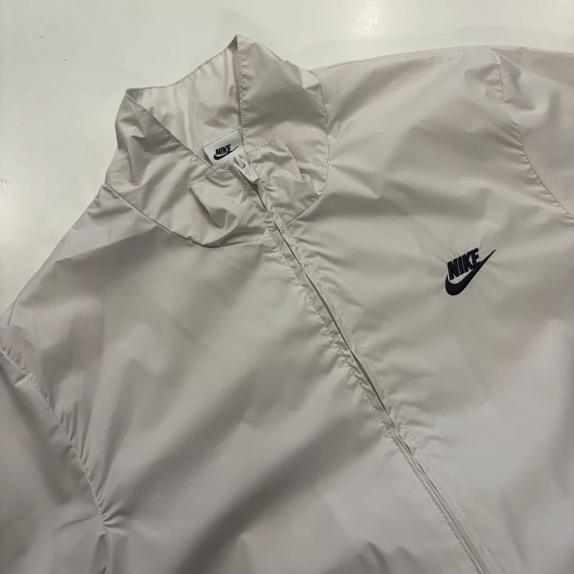 [L] 나이키 빅로고 멀티컬러 바람막이 화이트 자켓 D355 상품이미지3