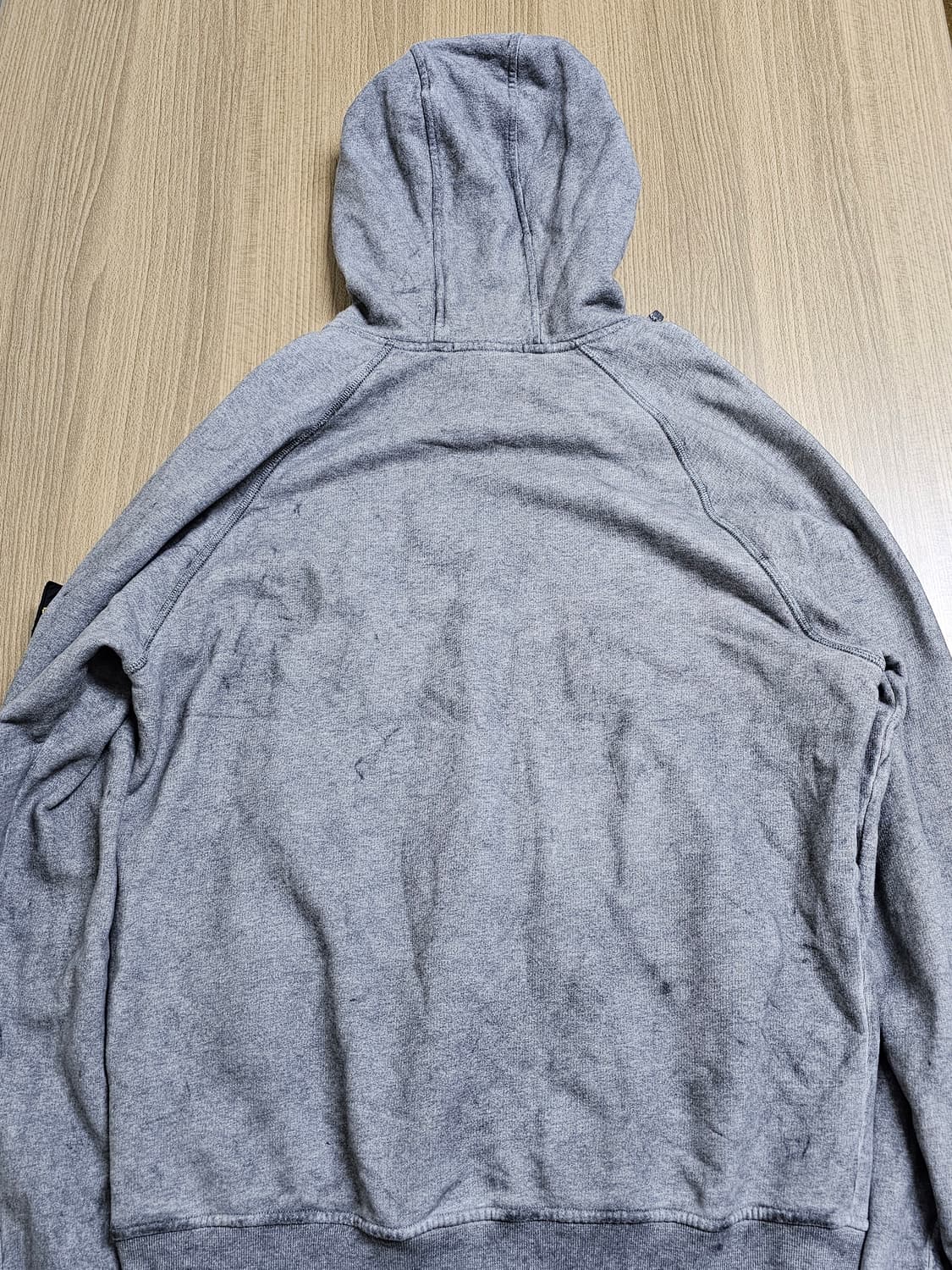 스톤아일랜드 더스트 컬러 트리트먼트 후드티 상품이미지2