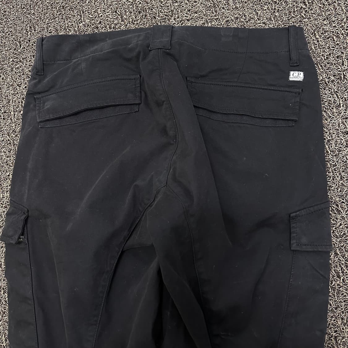 CP컴퍼니 한국매장판 렌즈 블랙 카고바지 46사이즈 상품이미지5