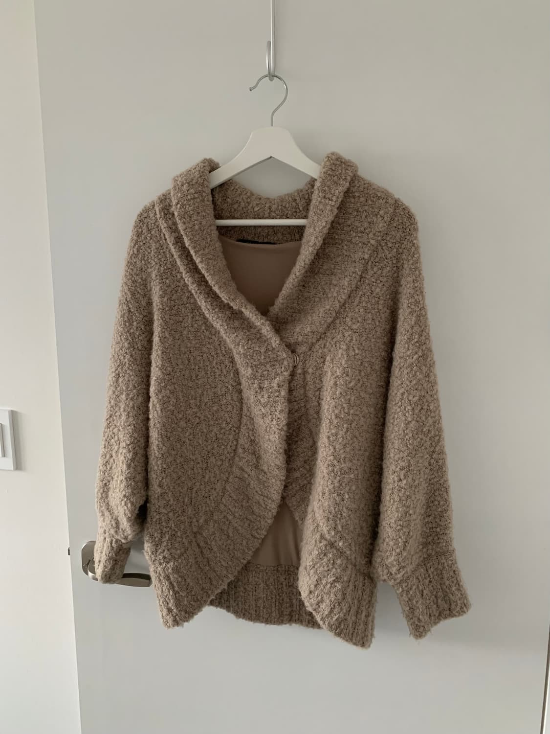 베이지 브이넥 가디건 상품이미지1