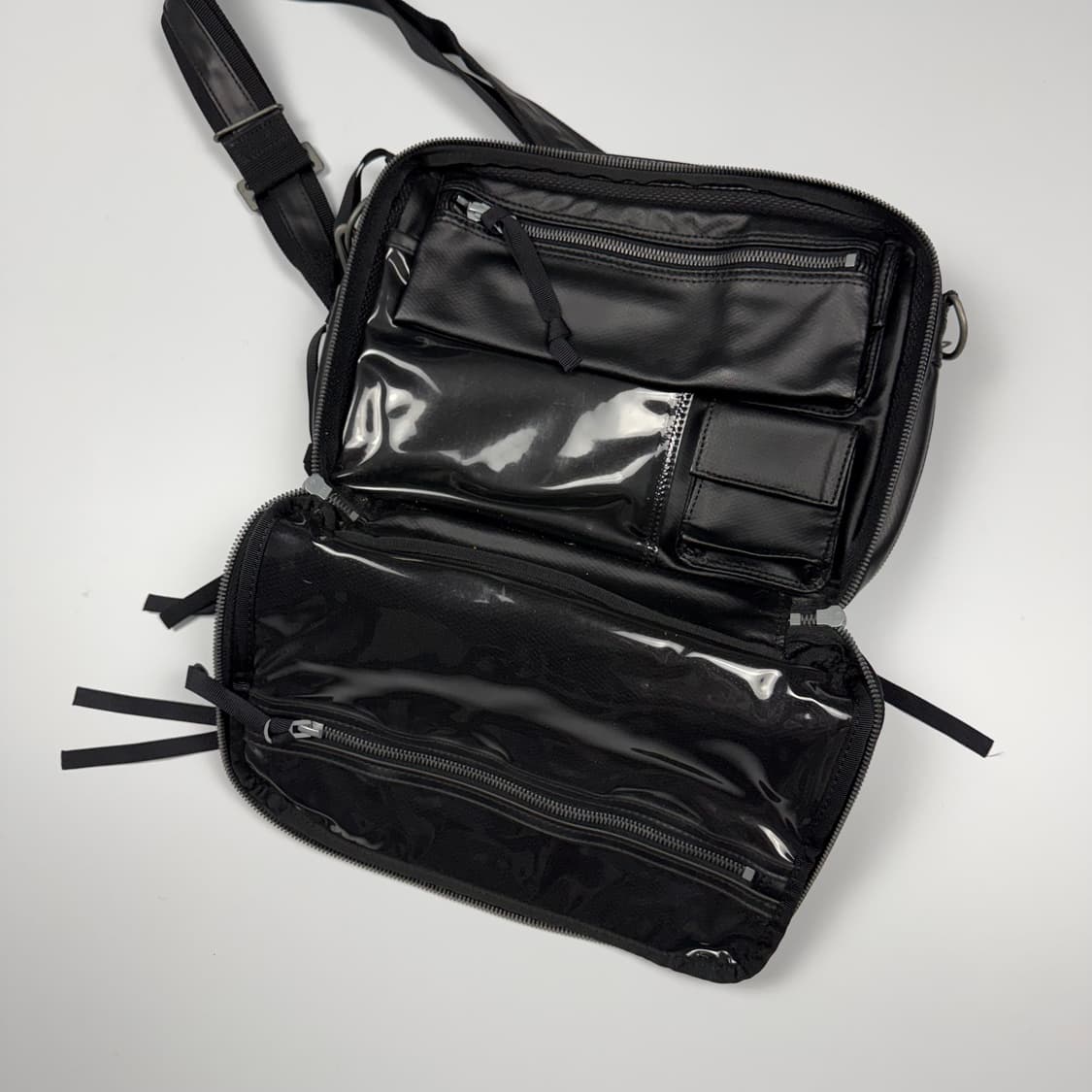 요시다포터 러기지라벨 뉴라이너 숄더백 블랙 상품이미지6