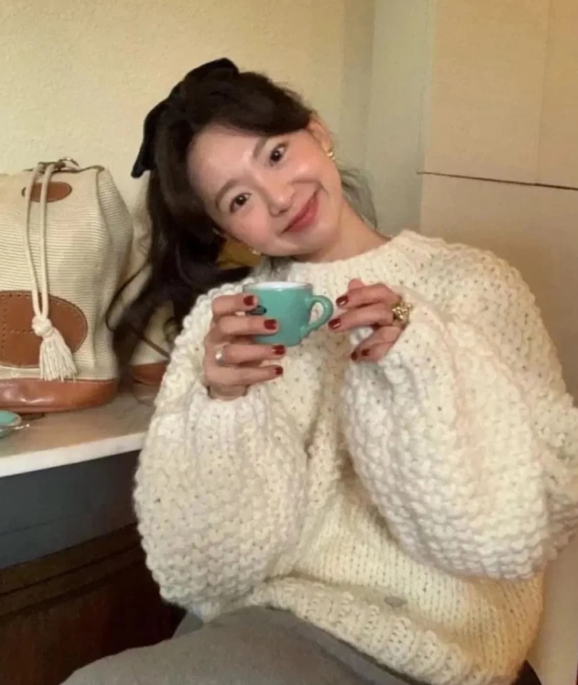 베뉴먼트 핸드 니트 스웨터 상품이미지1