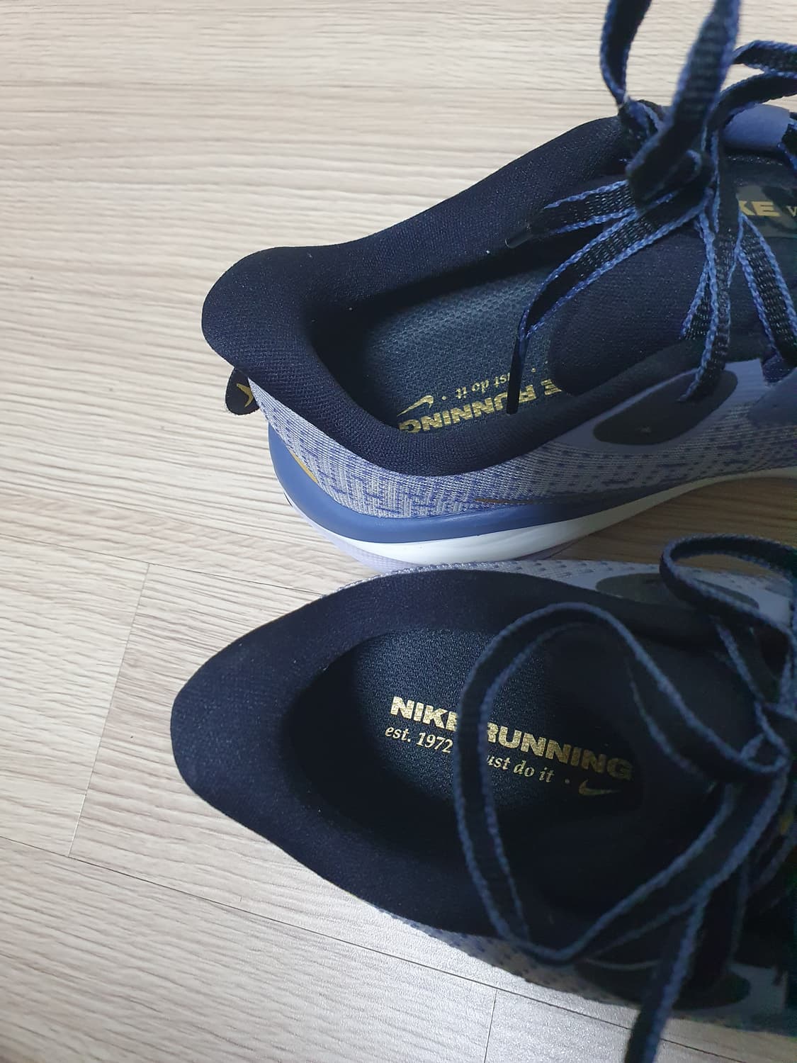 나이키 줌 보메로 17 러닝화 250 상품이미지9