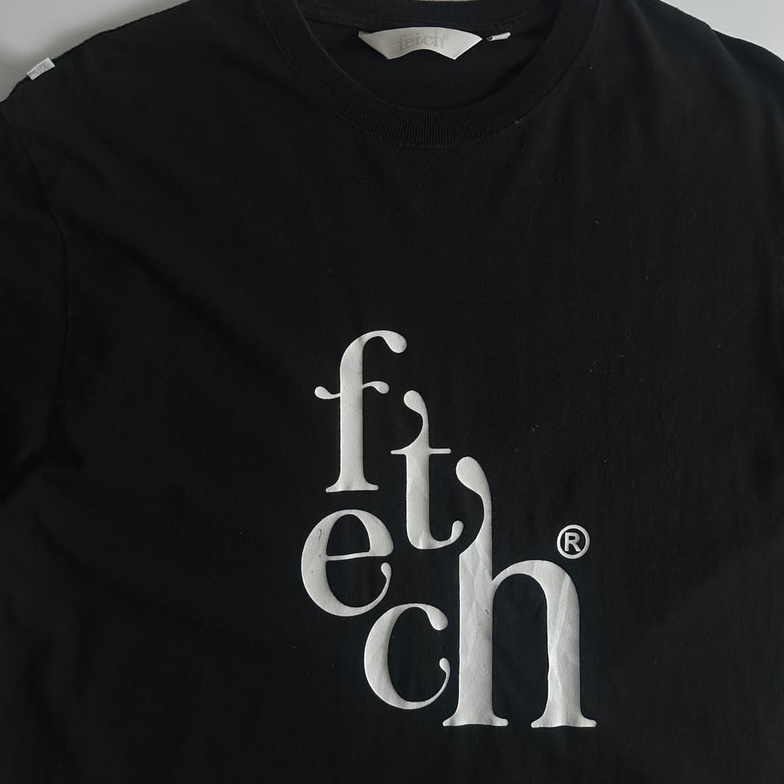 Fetch 패치 썬데이 스펠 로고 반팔티 상품이미지2