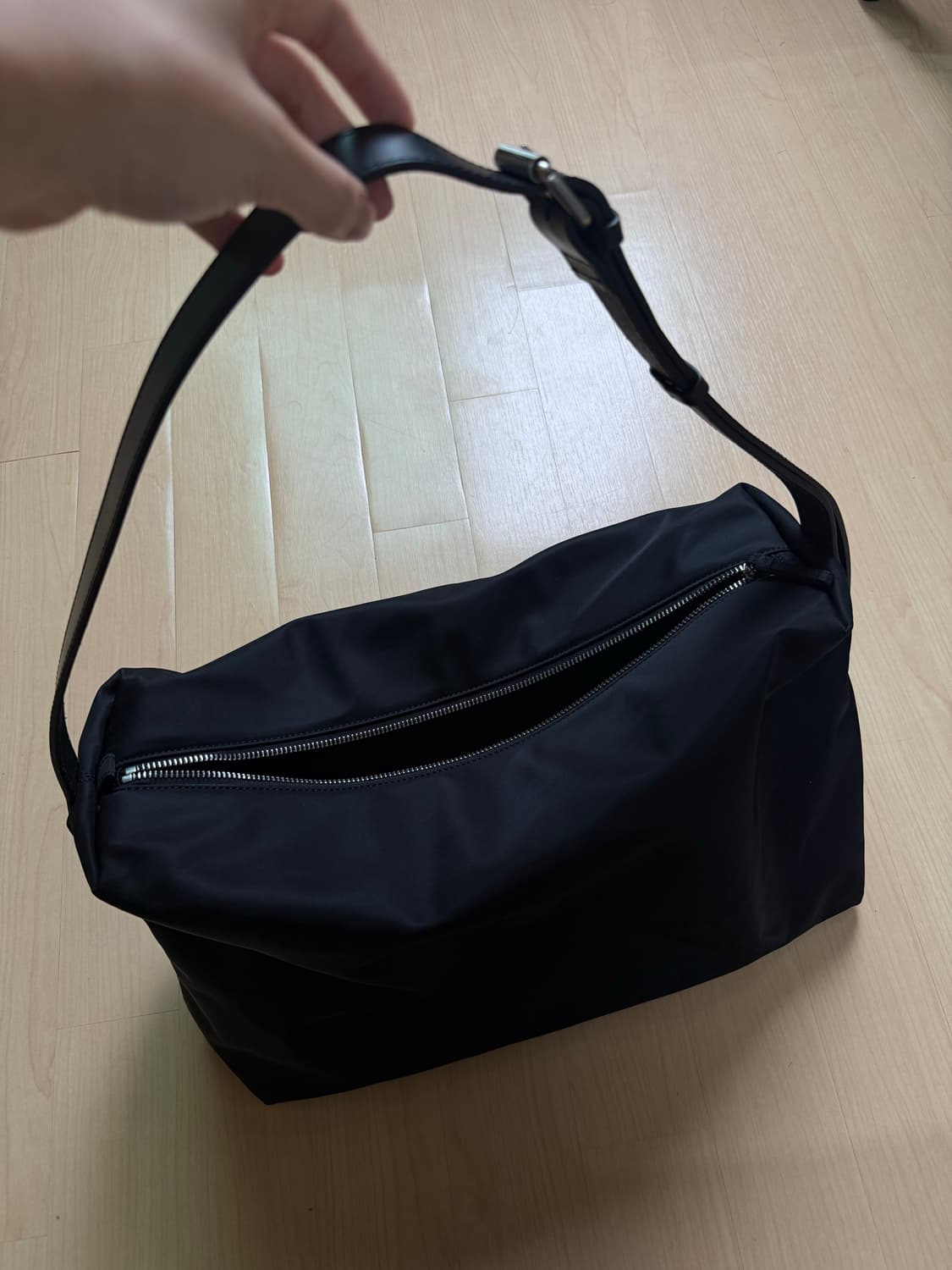 LOWCLASSIC Lc LARGE BELTED BOX BAG_BLACK 상품이미지5