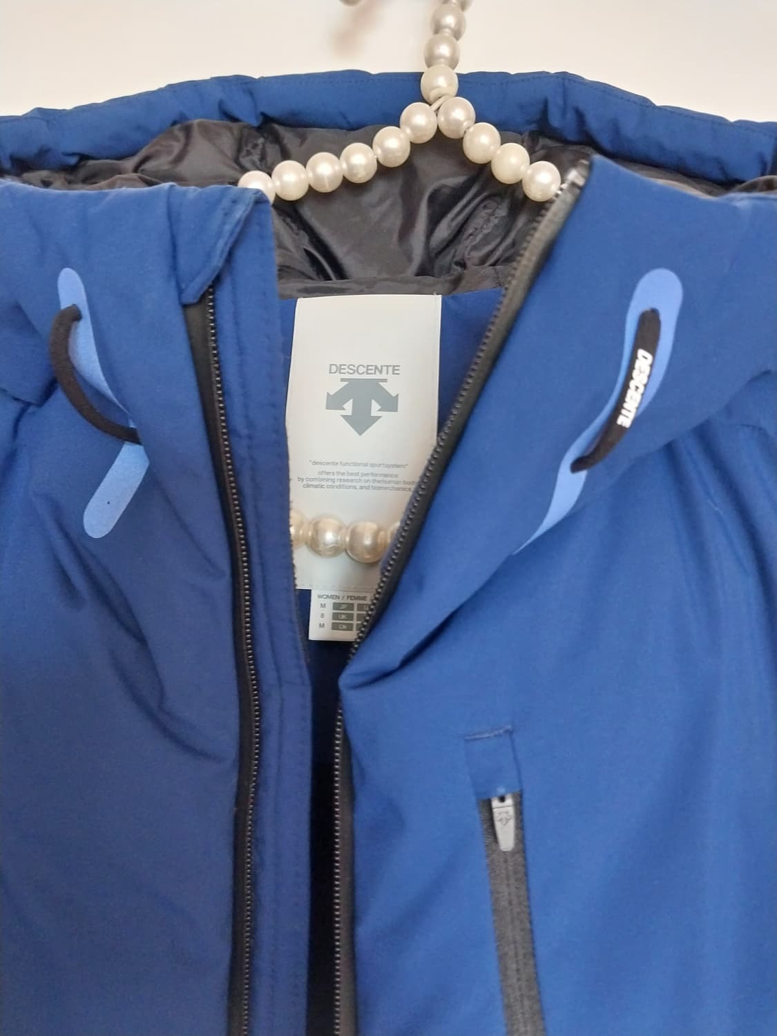 데상트 후드 패딩베스트 상품이미지2