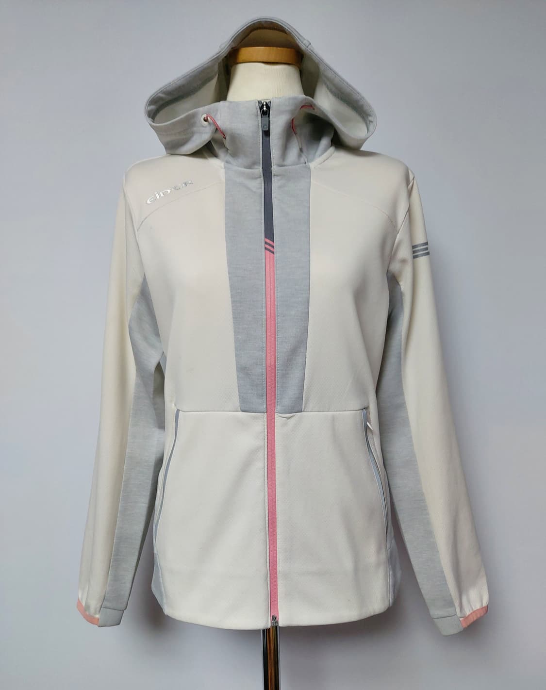 아이더 피네츠 트레이닝 자켓(S)

 상품이미지1