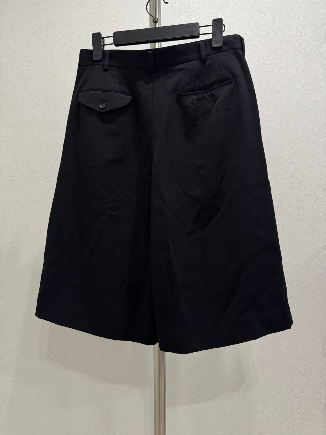 꼼데가르송 블랙 23aw 컷오프 버뮤다 팬츠 상품이미지3