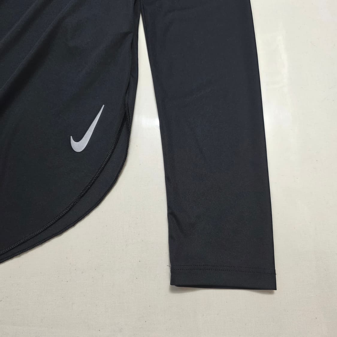 0163 나이키 우먼스 시티 슬리크 드라이핏 긴팔 티셔츠 상품이미지6