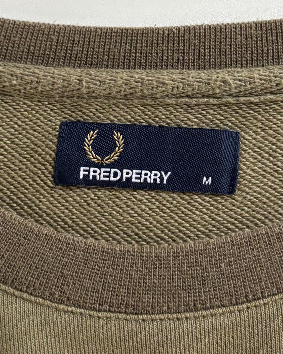 Fred Perry 프레드페리 월계수로고 카키컬러 맨투맨 상품이미지4