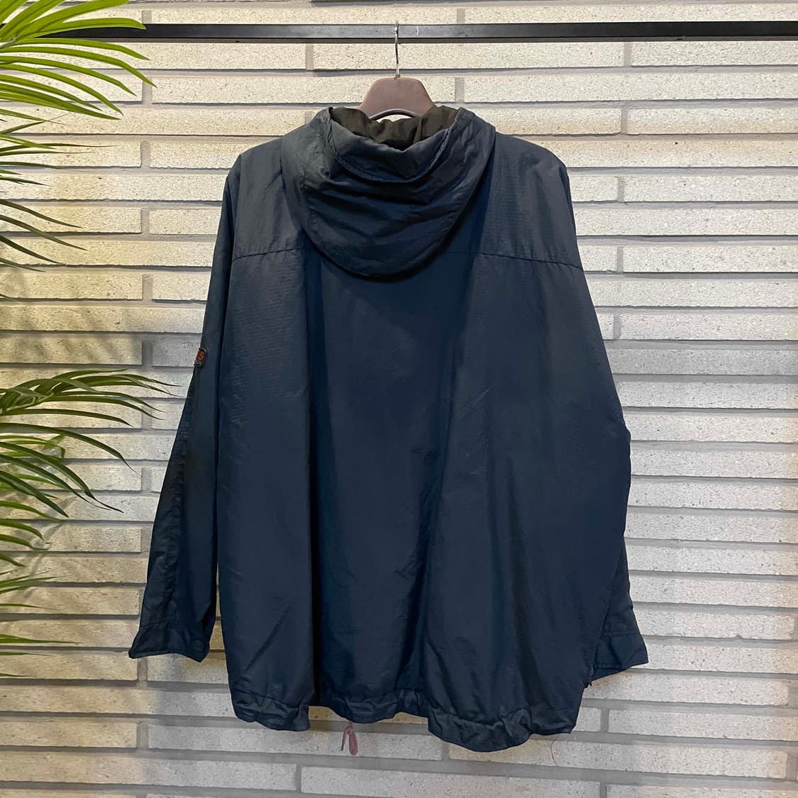 리바이스 나일론 후드 윈드 자켓 4포켓 스트링 디테일 네이비 상품이미지3