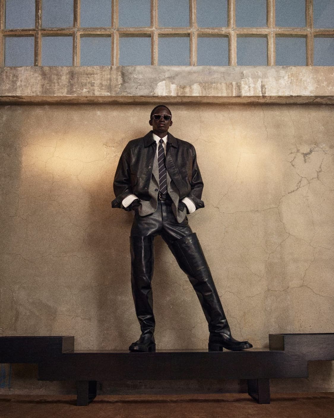 [차은우님 착용] 생로랑 25AW 스트라이프 실크 타이 상품이미지1