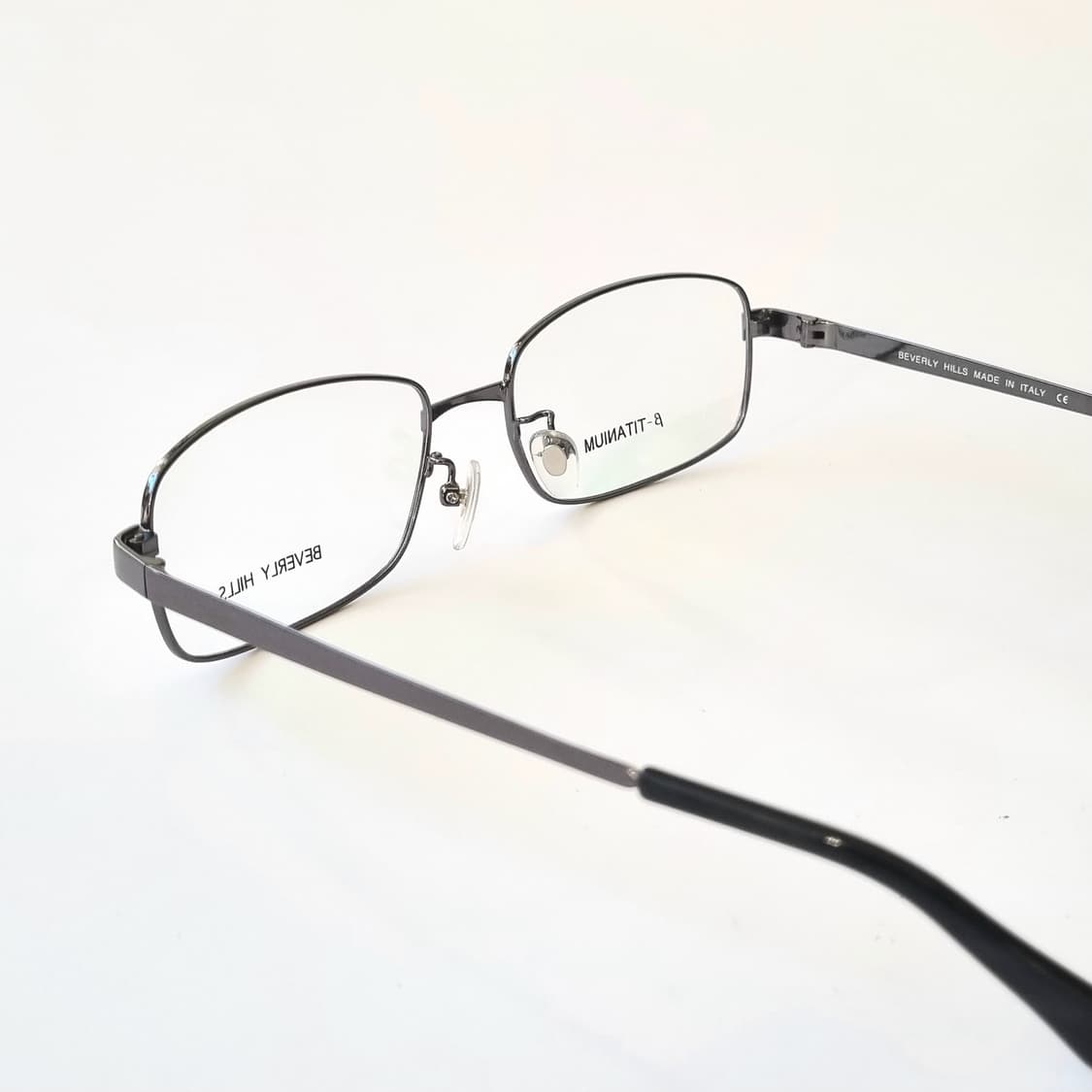 데드스탁 Beverly Hills 프리미엄 베타 티타늄 안경테 상품이미지4