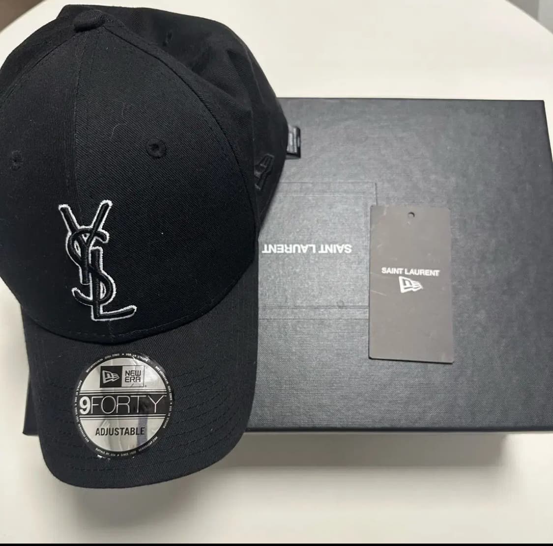 생로랑 YSL 모노그램 뉴에라 볼캡 상품이미지1