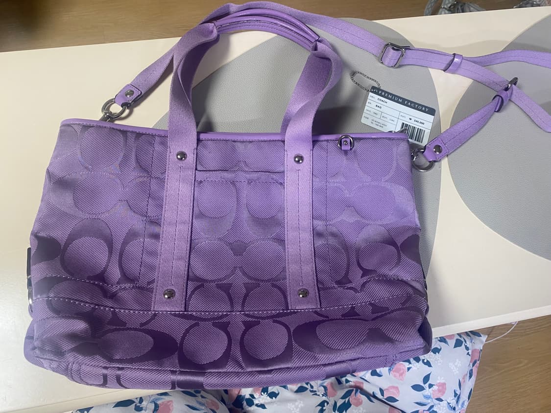 코치 라벤더색상 중대형백  상품이미지1