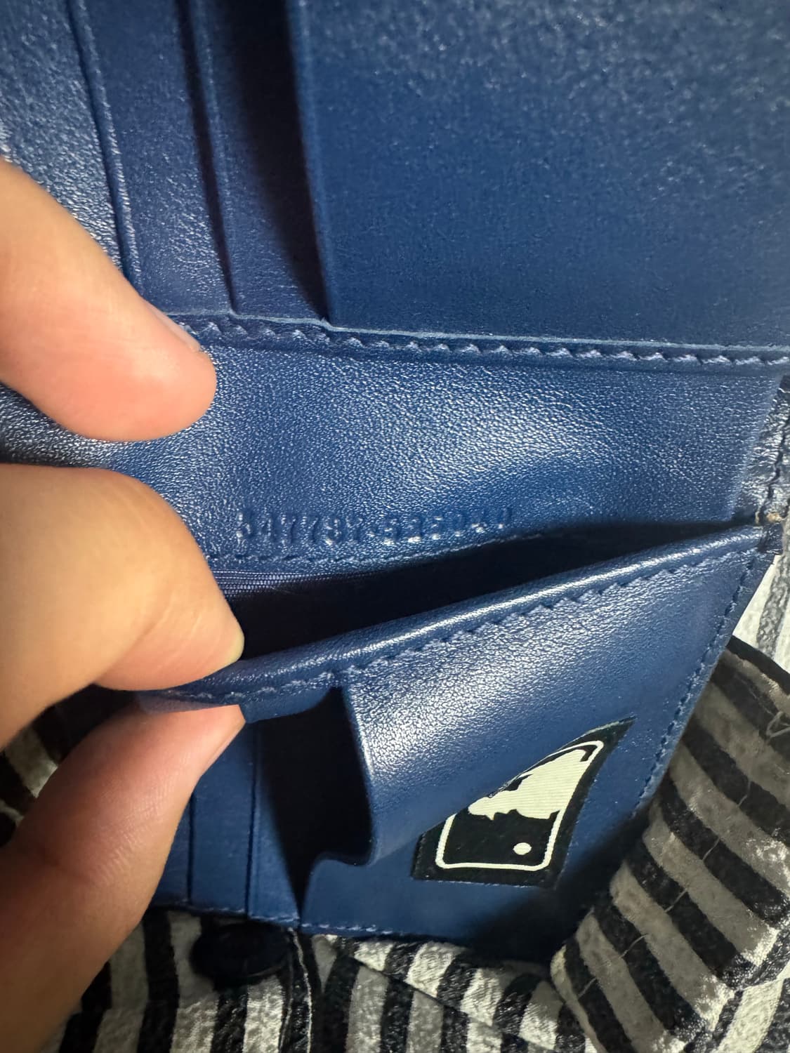 구찌 Mlb 콜라보 네이비 반지갑 상품이미지5