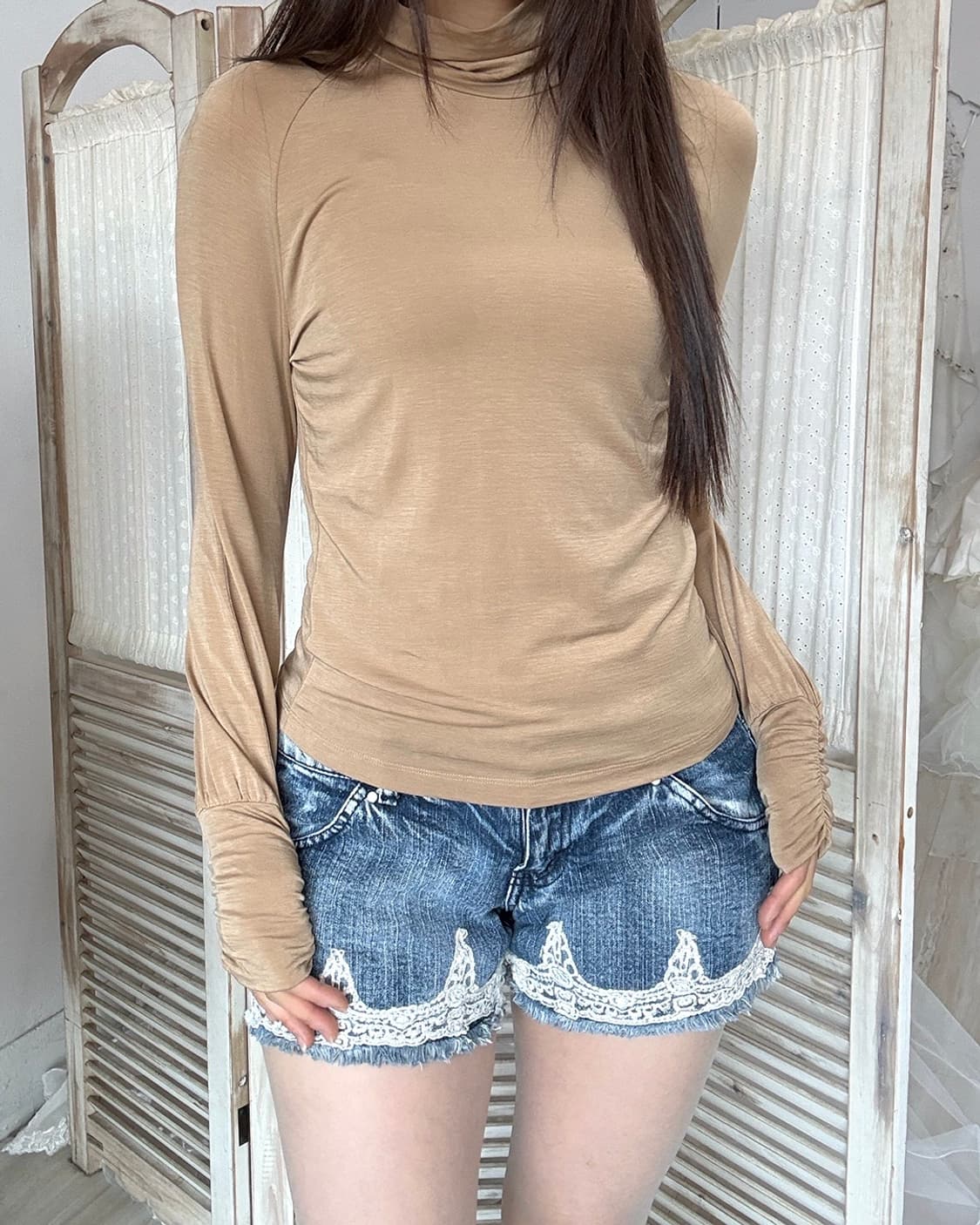 beige turtle neck long sleeve  상품이미지4