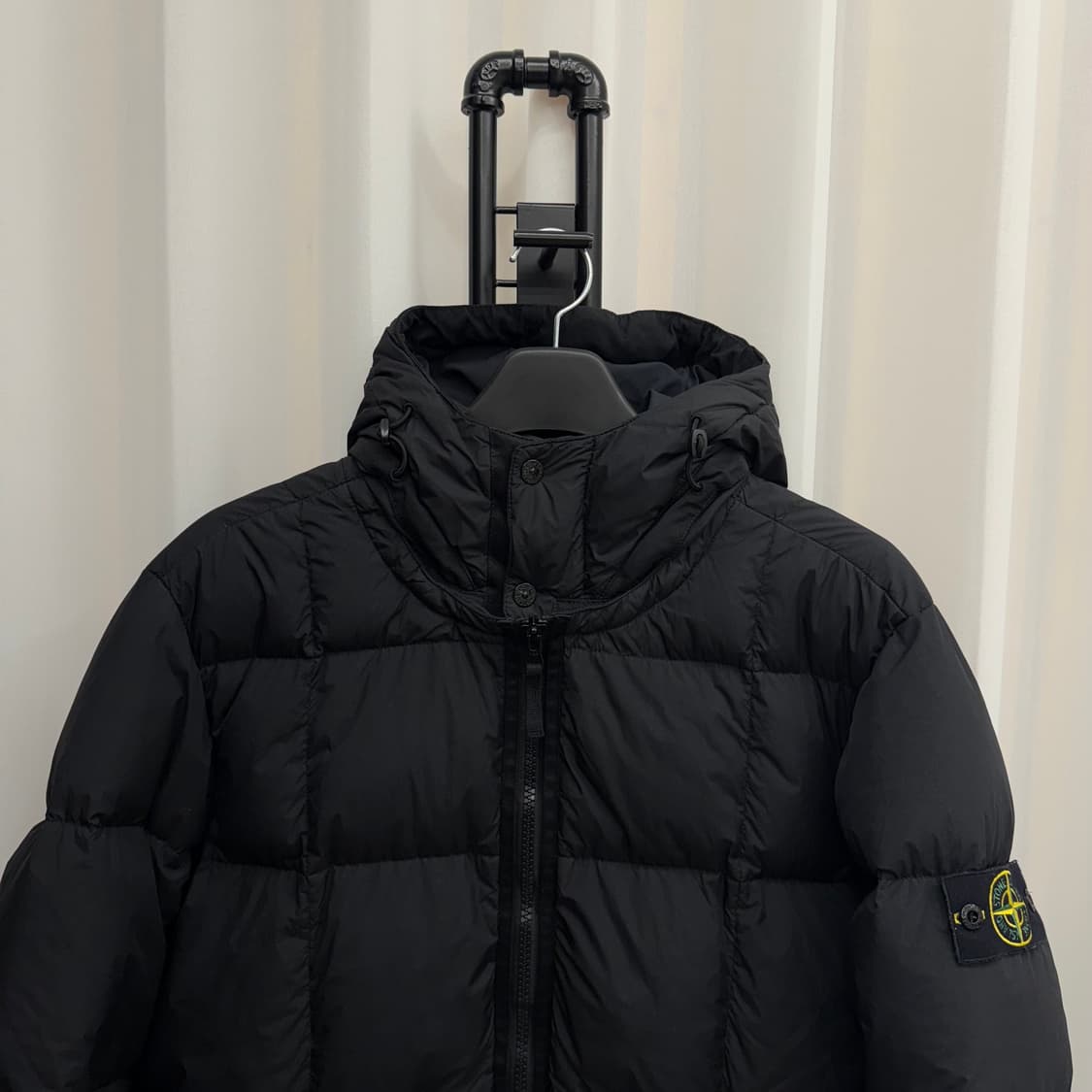 [XL] 스톤아일랜드 크링클랩스 후드 패딩 블랙 상품이미지2