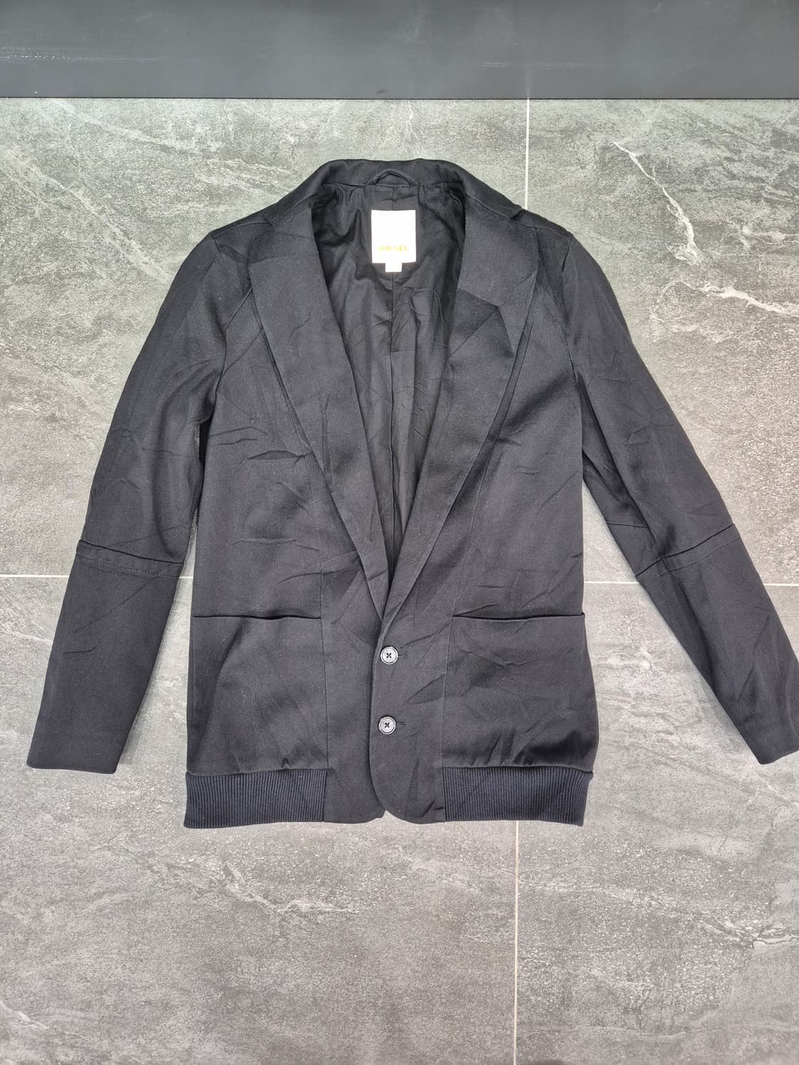 디젤l 블랙 자켓입니다
사이즈는 XS입니다 90-95 상품이미지2