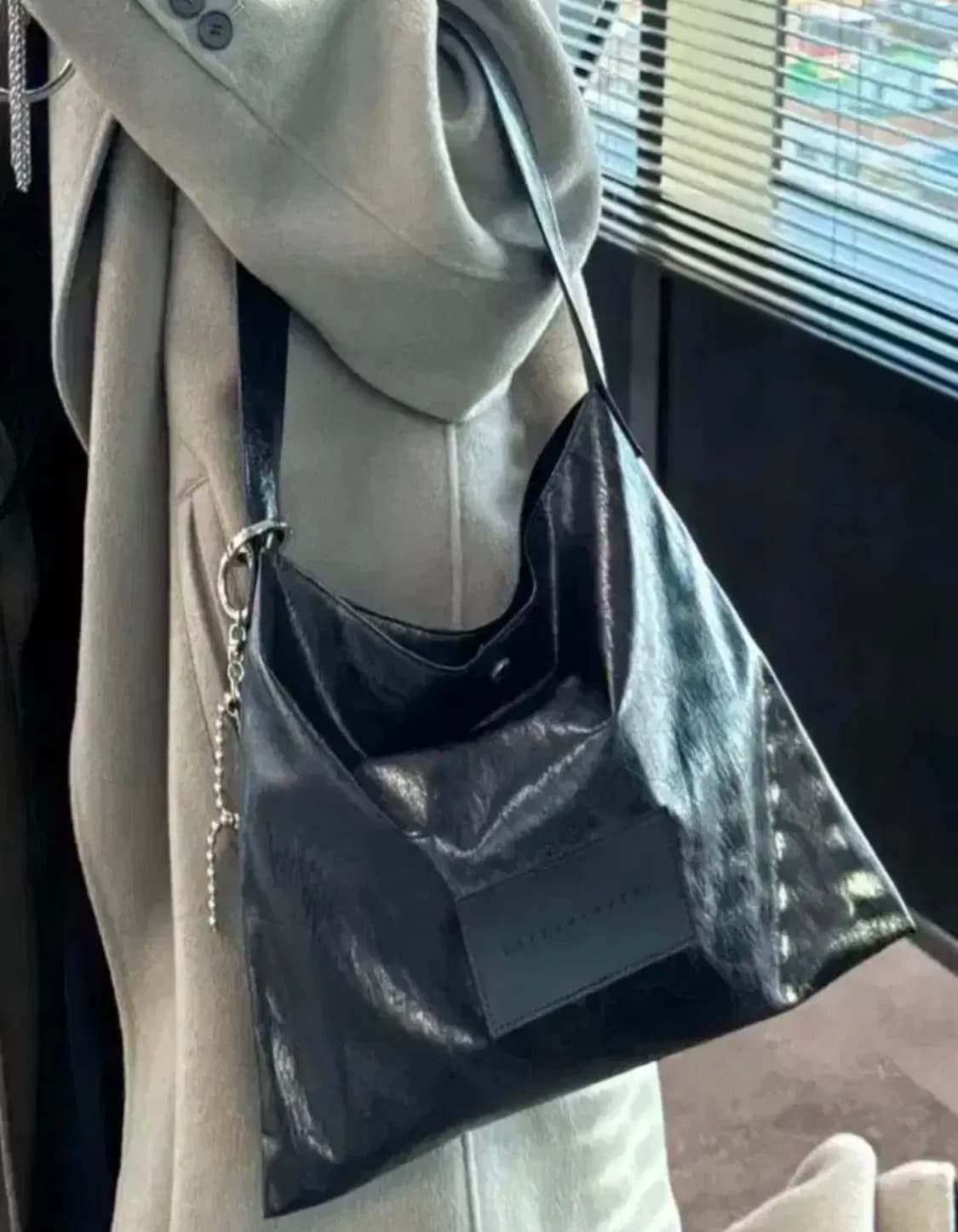 (거의새상품) 트리밍버드 레더 미니 숄더백 상품이미지1