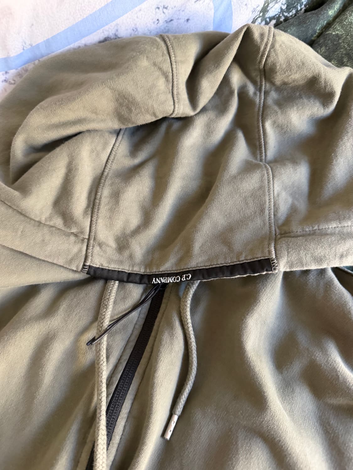 Cp컴퍼니 후드집업 카키 XL (100) 상품이미지4