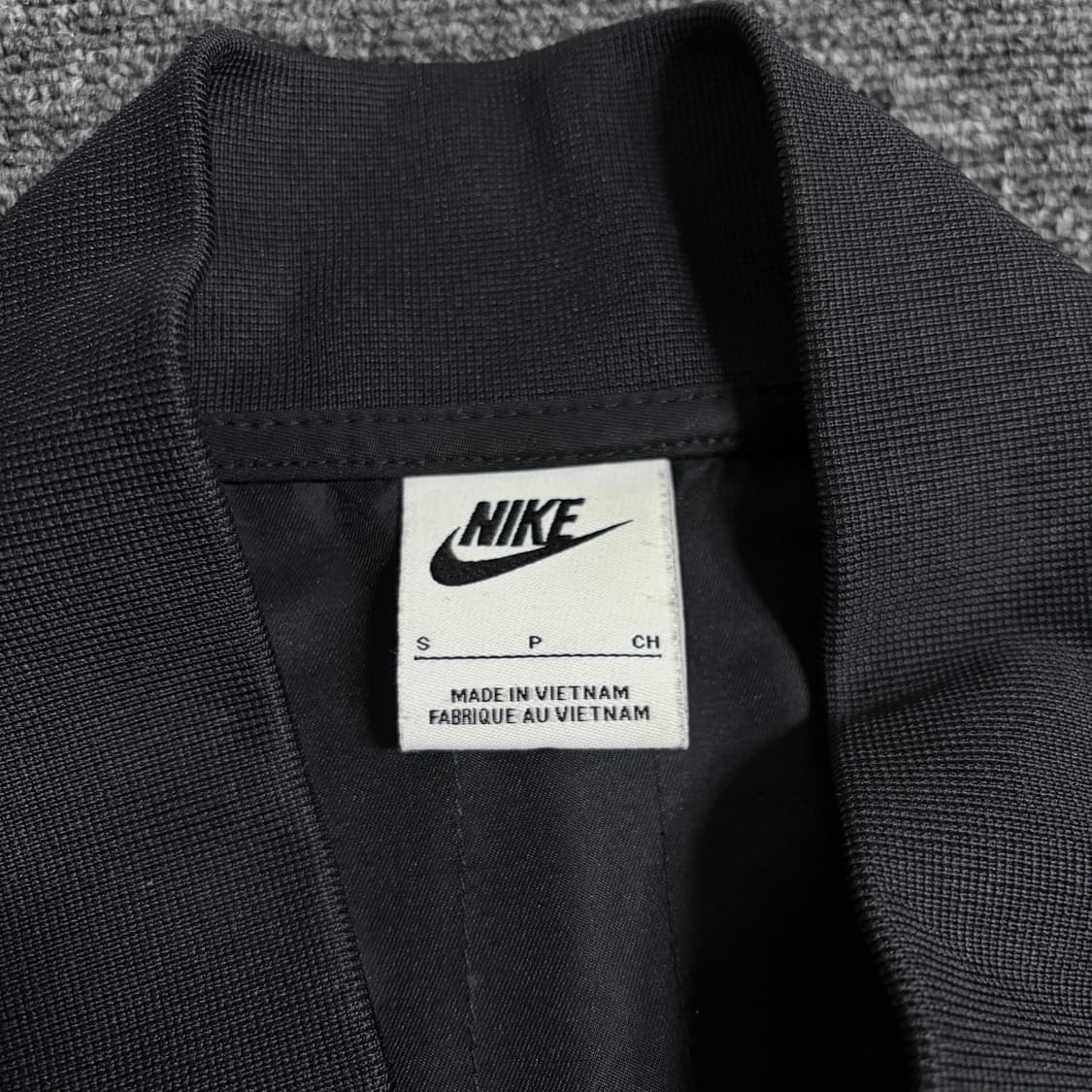 나이키 에센셜 우븐 봄버자켓 상품이미지4