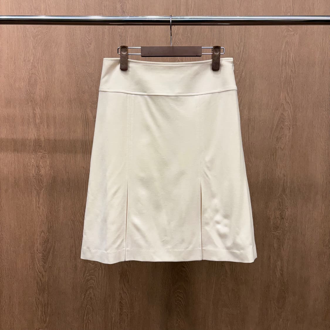 띠어리 A라인 미디 스커트 미니멀 하이웨스트 세로 절개 디테일 아이보리 상품이미지2