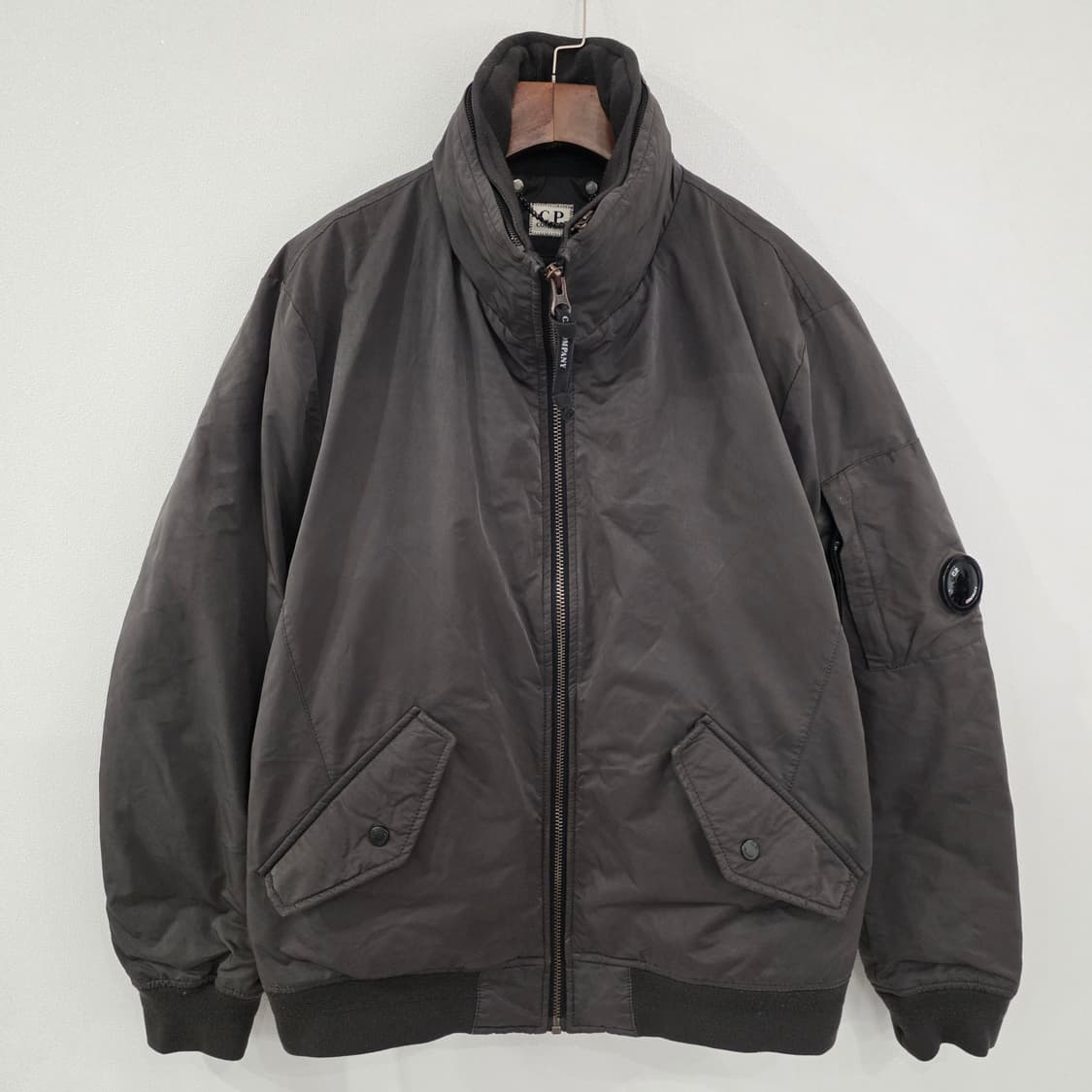 CP컴퍼니 브라운 봄버 자켓 100 상품이미지1