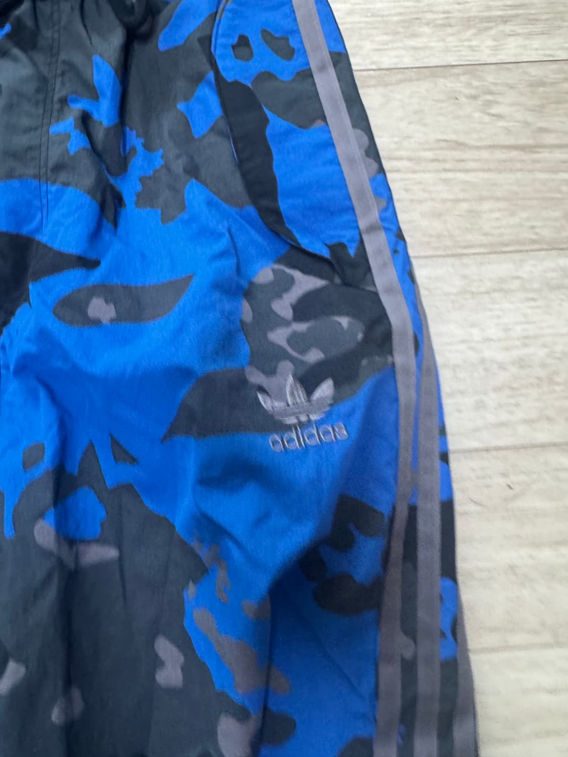 아디다스 카모 파라슈트 팬츠 상품이미지3