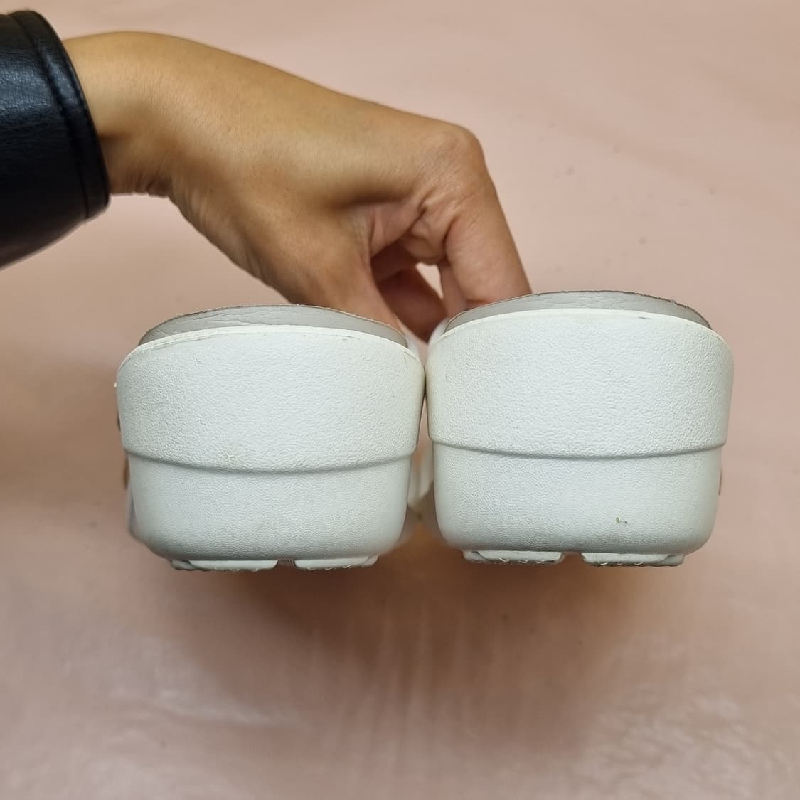 크록스 산라 메탈블록 스트랩 웨지 샌들240 상품이미지4