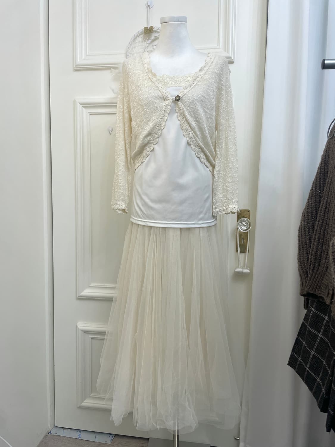 ivory one-button fairy buccle cardigan&l 상품이미지2