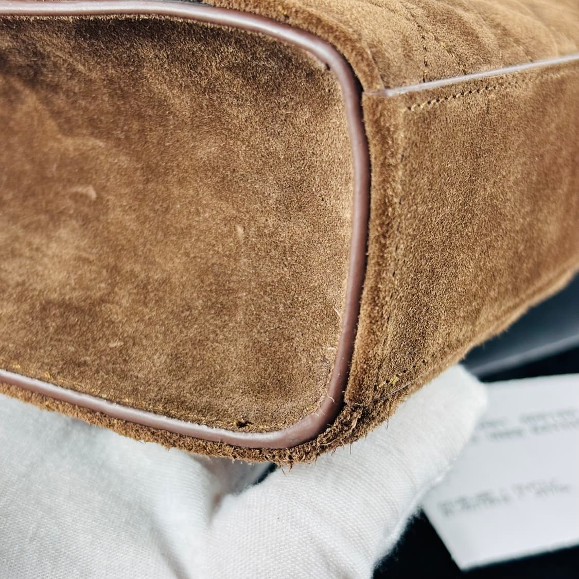 (새상품,정품)생로랑 엔벨로프 미디움 스웨이드 체인숄더백 상품이미지9