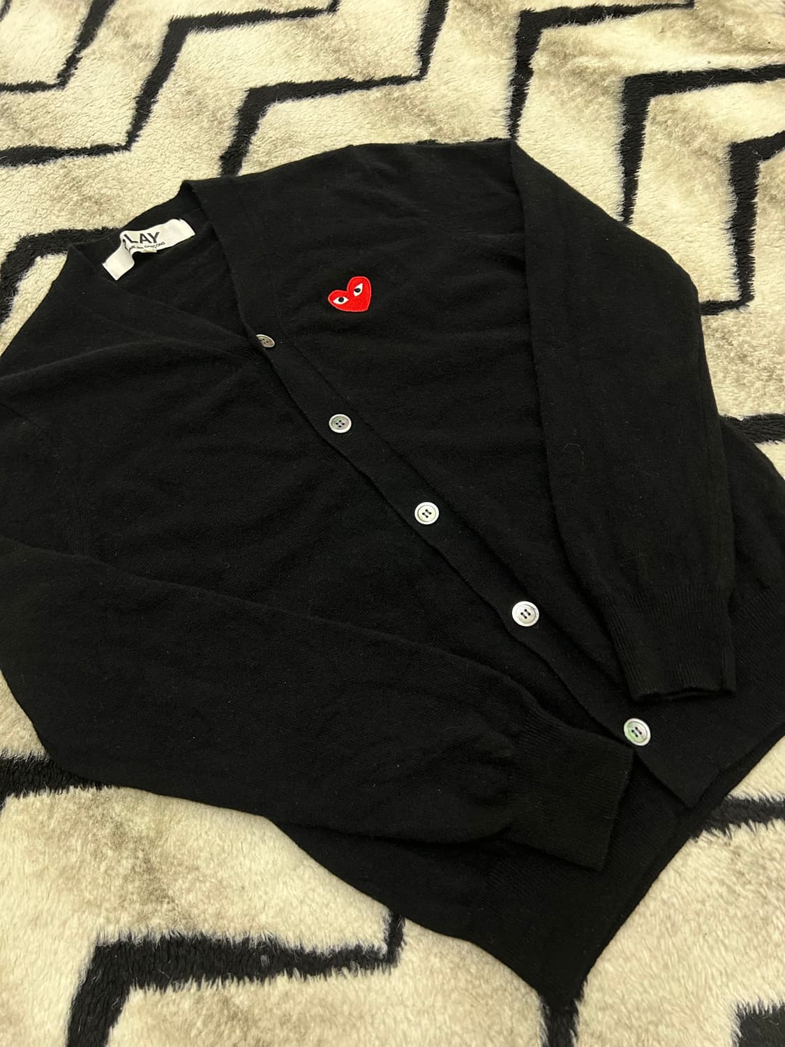 [M]꼼데가르송 레드와펜 V넥 가디건/블랙/Az-N008 상품이미지3