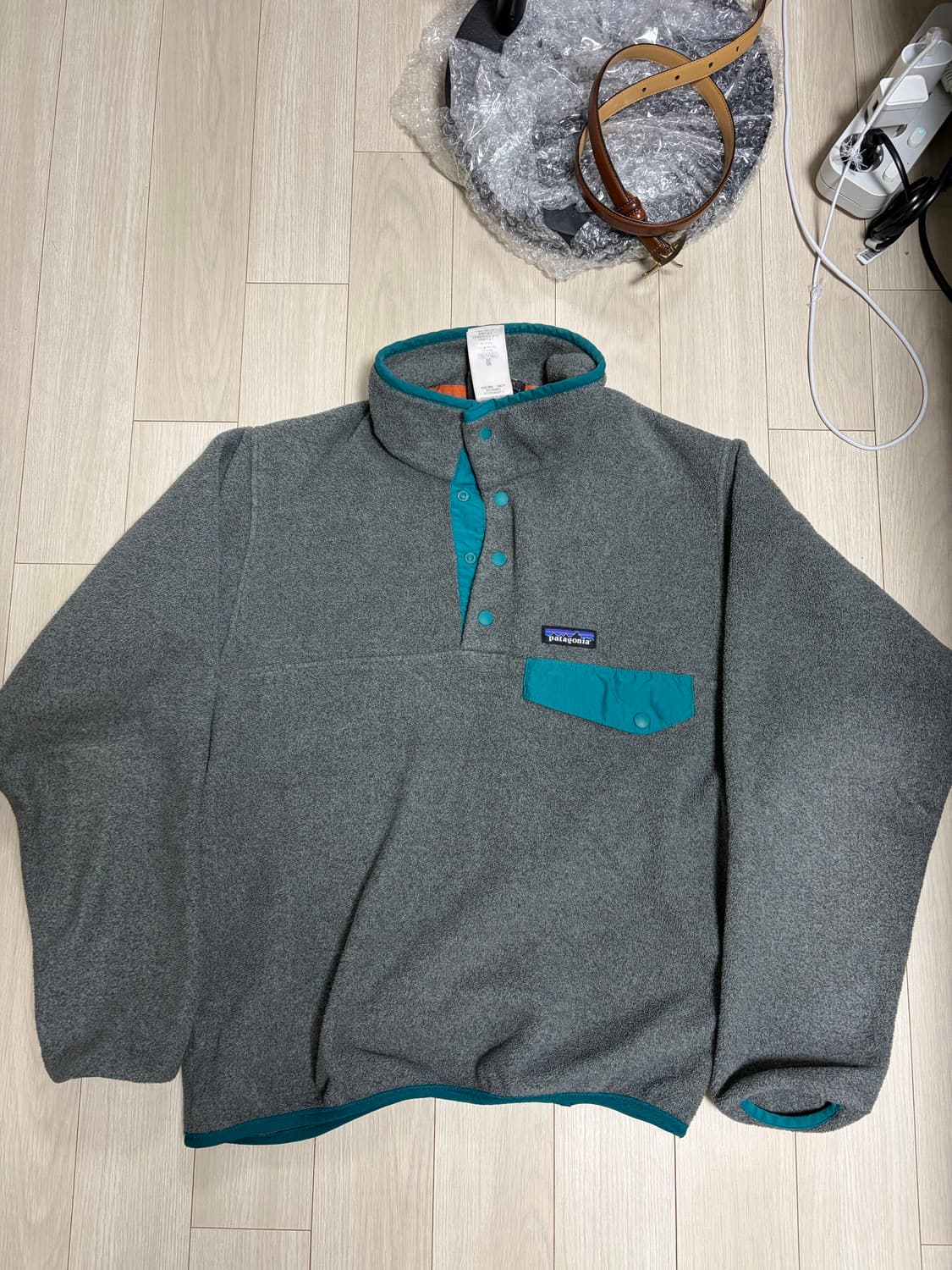 파타고니아 신칠라 빈티지 샤이아라보프 착용 상품이미지1