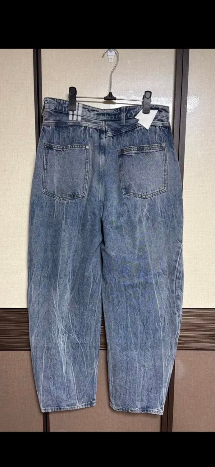 아더에러 22SS 커브드 데님 연청 A3 상품이미지2