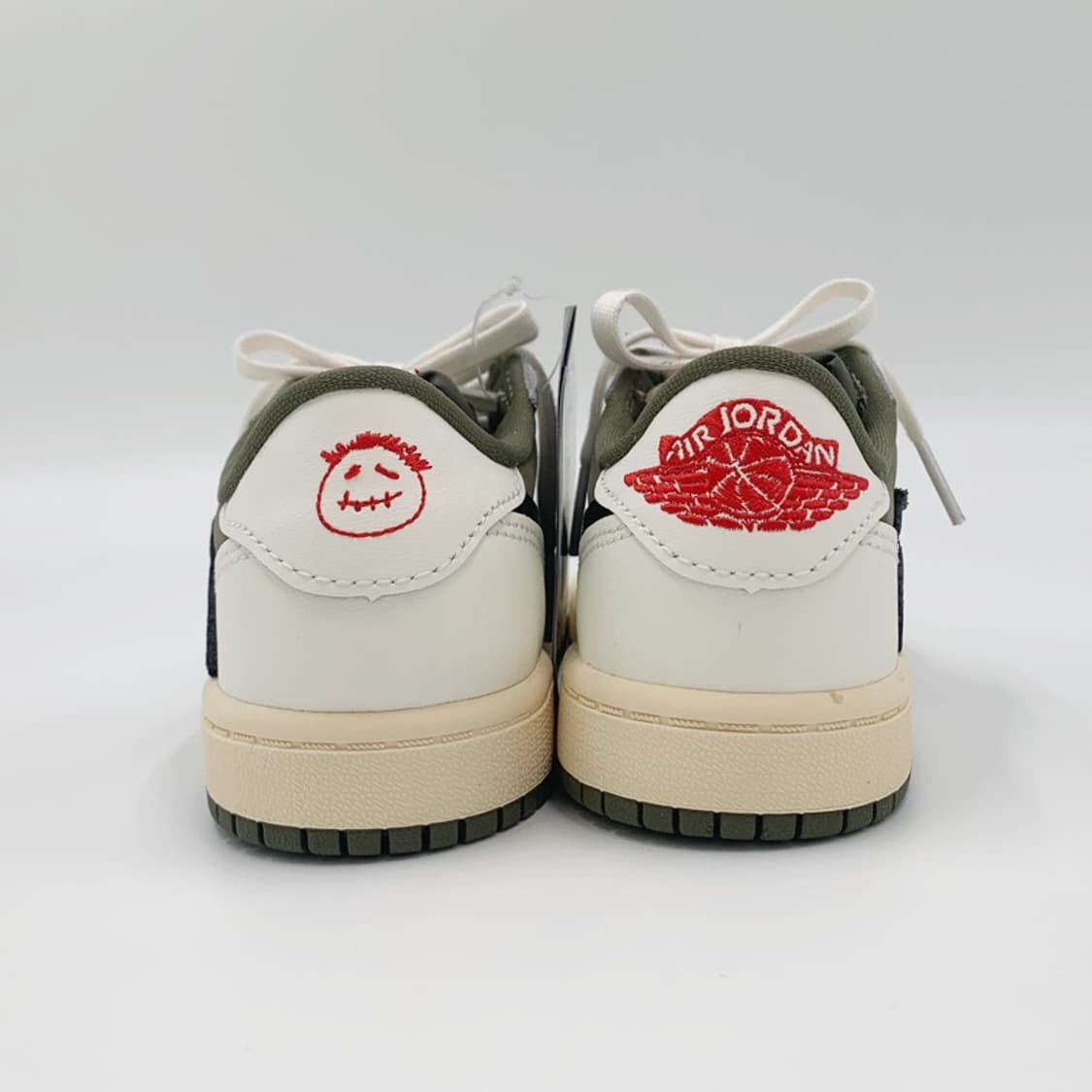 에어 조던 1 로우 OG SP 트래비스스캇 미디엄 올리브 PS NO.99 상품이미지3