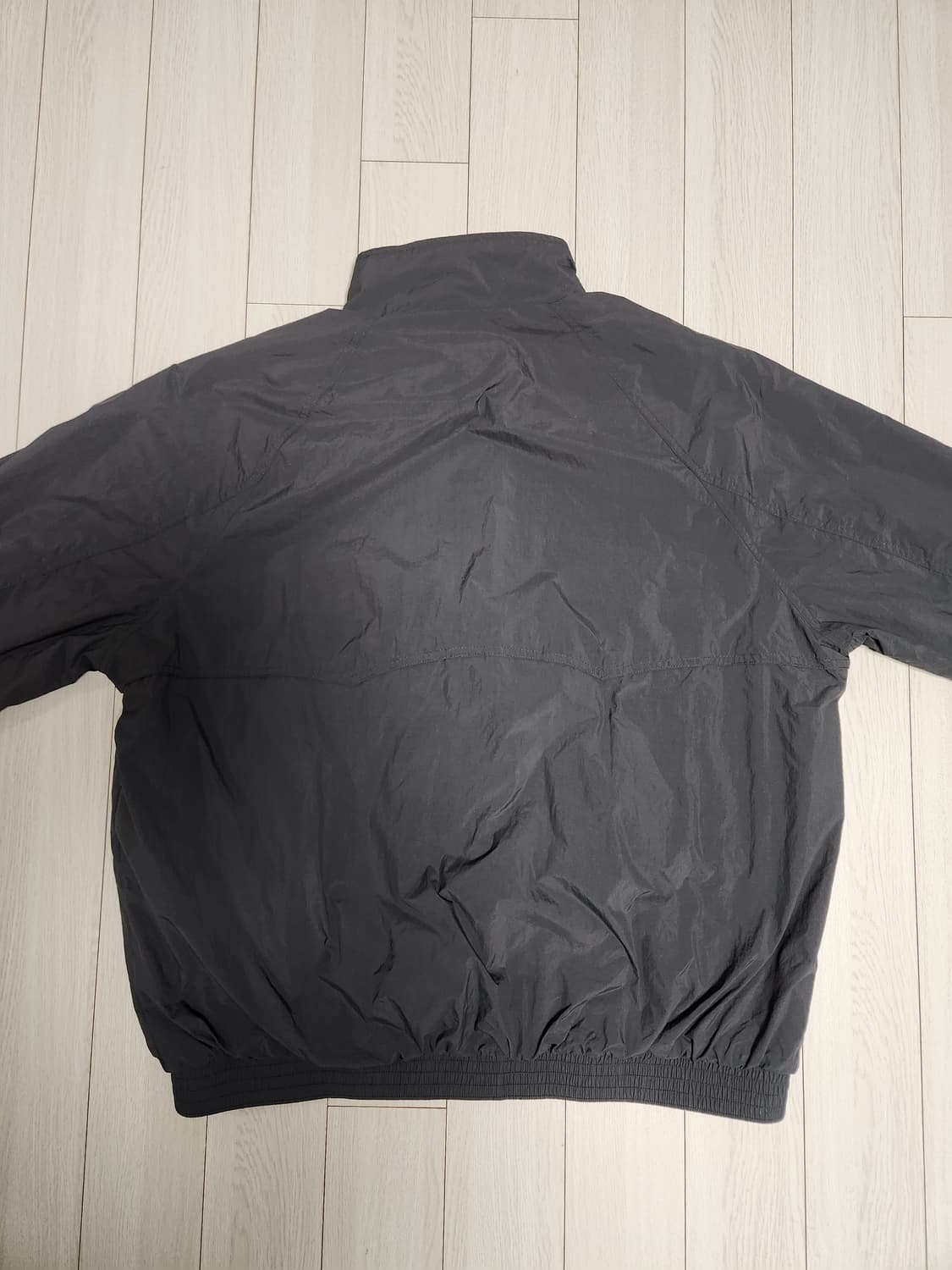 지오다노 윈드브레이커 우븐 바람막이 자켓 사이즈100(L)

여러 중고사 상품이미지9