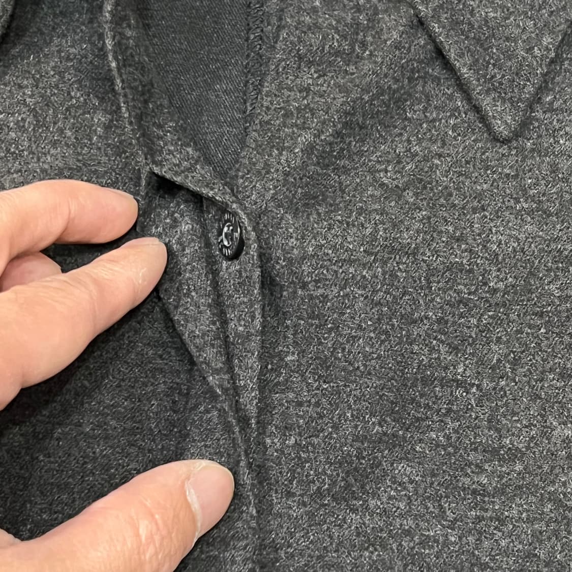  아르마니 익스체인지 히든 버튼 카라티 y16359 상품이미지4