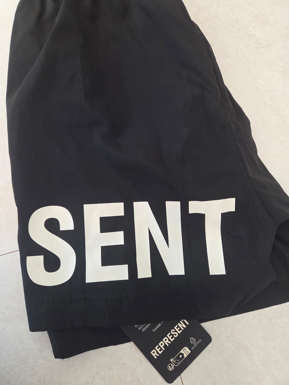 [새상품] 리프레젠트 숏팬츠 70% 할인 상품이미지4