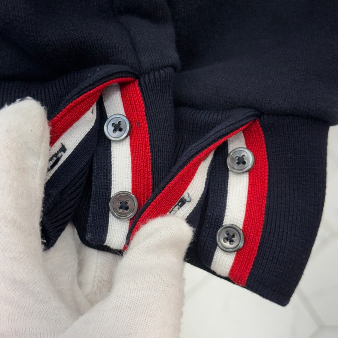 [3] 톰브라운 백삼선 맨투맨 상품이미지4