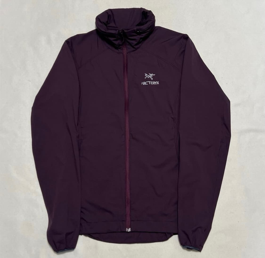 아크테릭스 후드내장 바람막이 상품이미지1