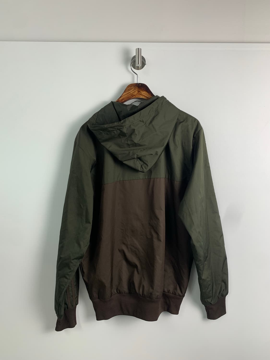 아디다스 오리지널 카키브라운 바람막이 자켓 상품이미지3
