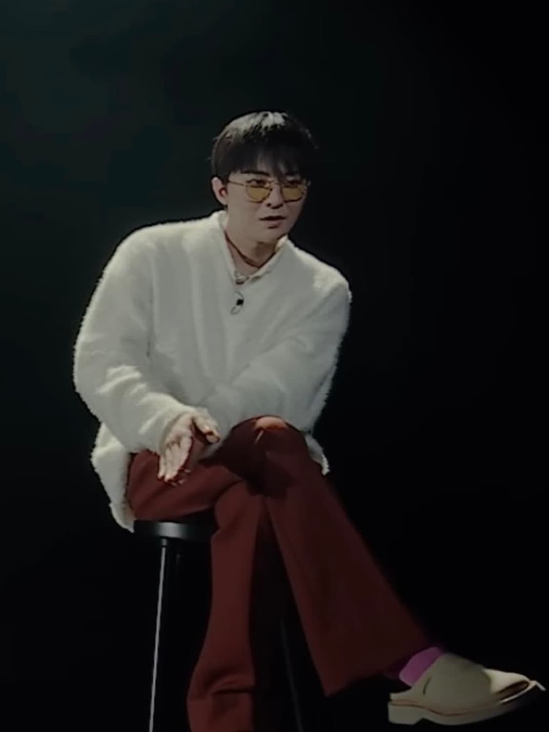 erl 브이넥 니트 xl 지디착용 상품이미지1